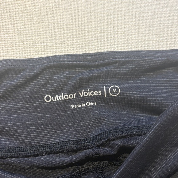 Outdoor Voices Leggings & Matching Sports Bra - Picture 3 of 4